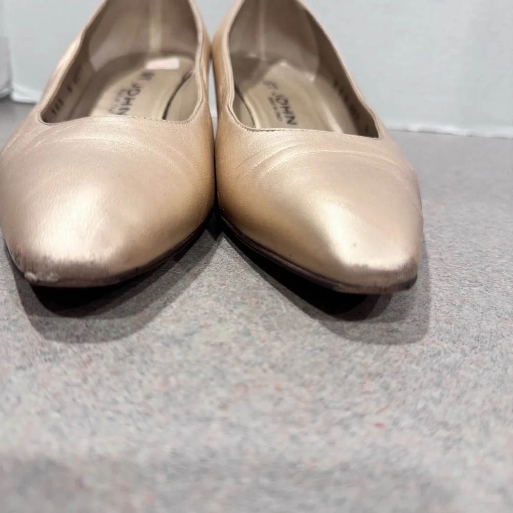 St. John Metallic Gold Vintage Leather Block Heel Pumps Size 9B